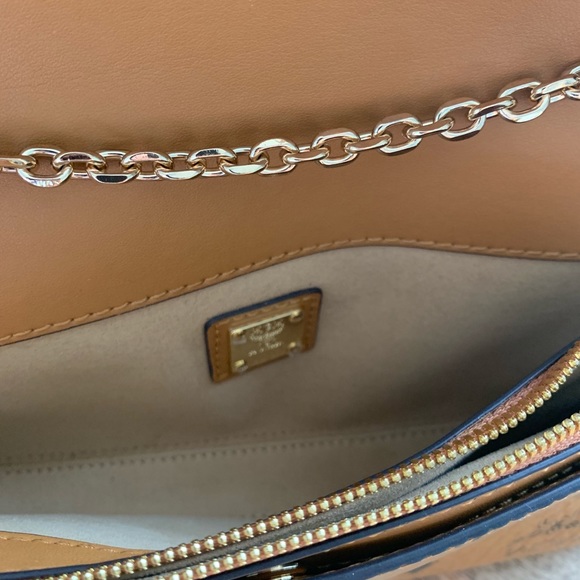 Authentic MCM crossbody bag - Picture 2 of 8
